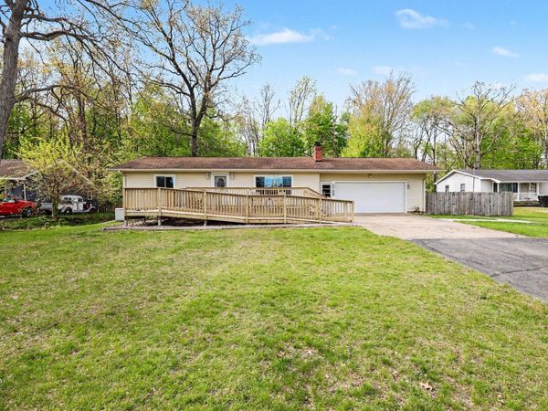 10100 Resort Road, Pleasant Lake, MI 49272