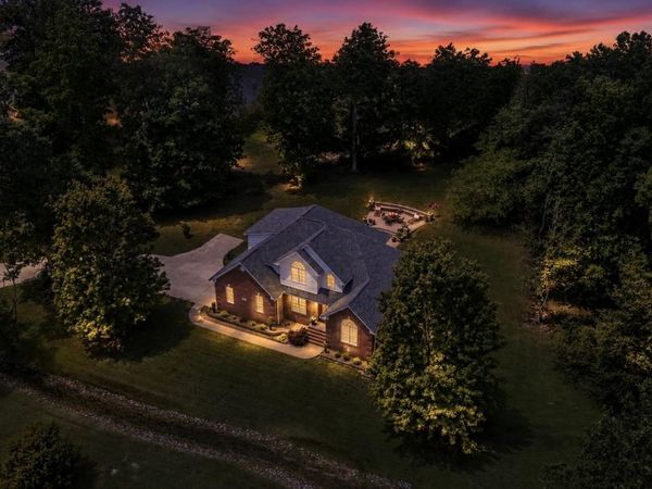 60 Windwood Drive, Fayetteville, TN 37334