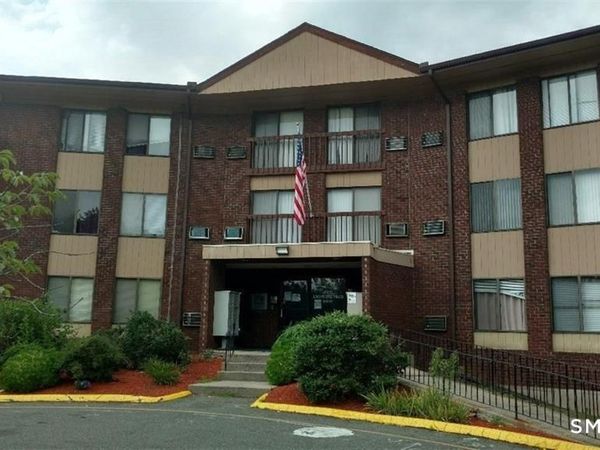 2211 Cromwell Hills, Unit 2211, Cromwell, CT 06416