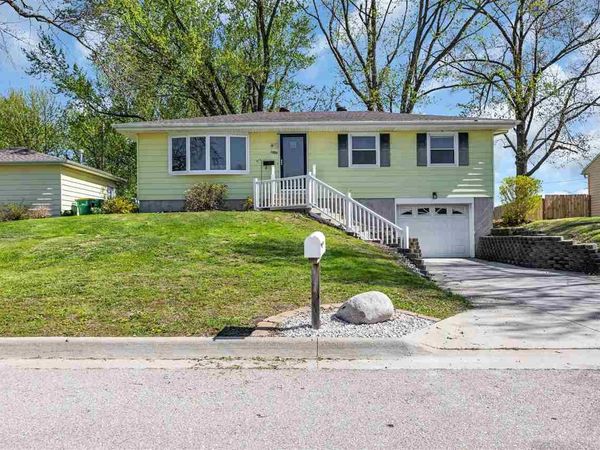 1770 Vavra Drive, Ely, IA 52227