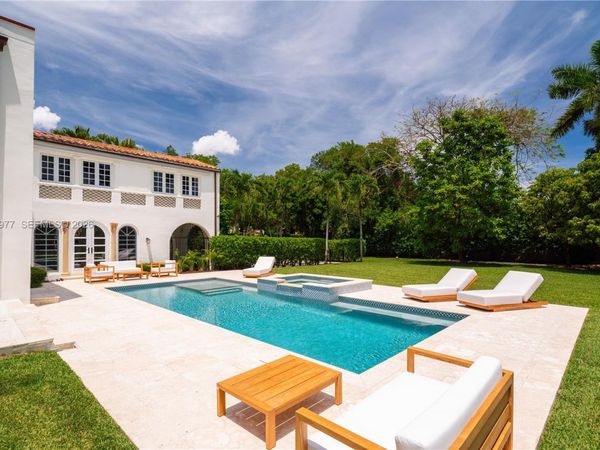 1228 Alhambra Cir, Coral Gables, FL 33134