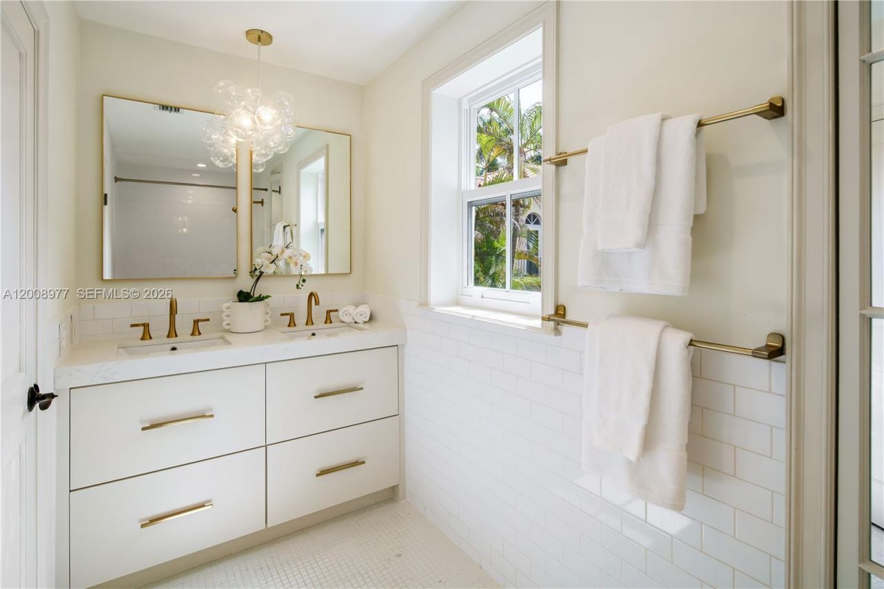 1228 Alhambra Cir, Coral Gables, FL 33134 Photo