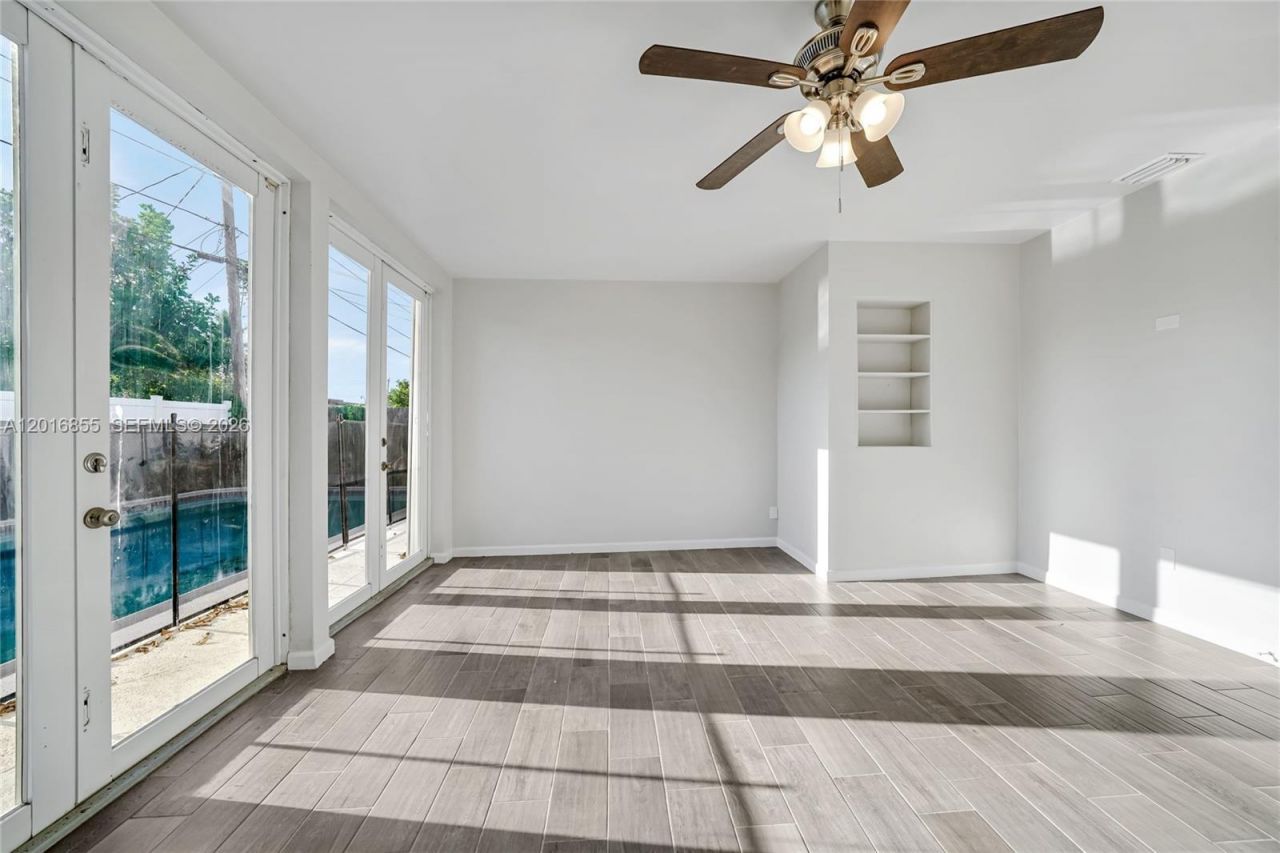 4301 NW 35th Ave , Lauderdale Lakes, FL 33309 Photo