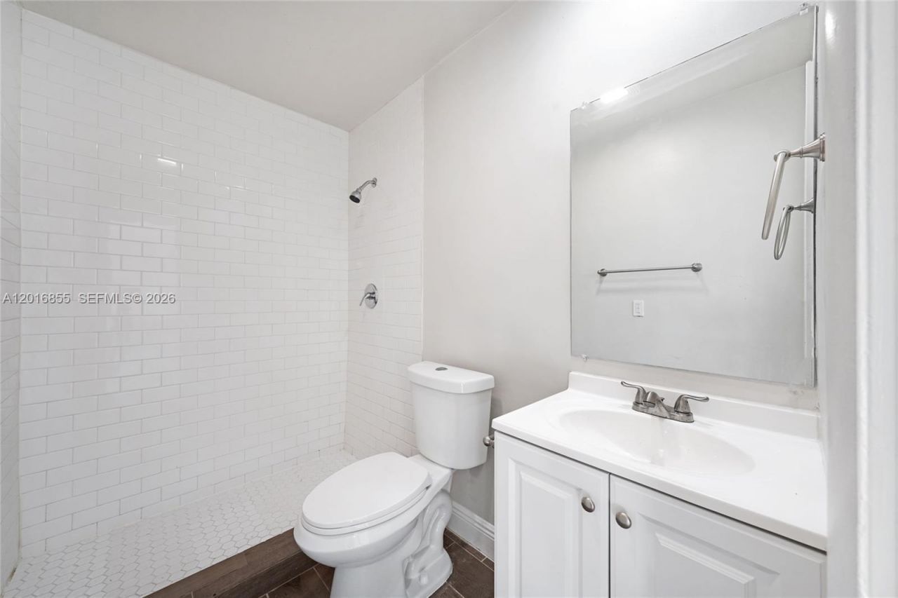 4301 NW 35th Ave , Lauderdale Lakes, FL 33309 Photo