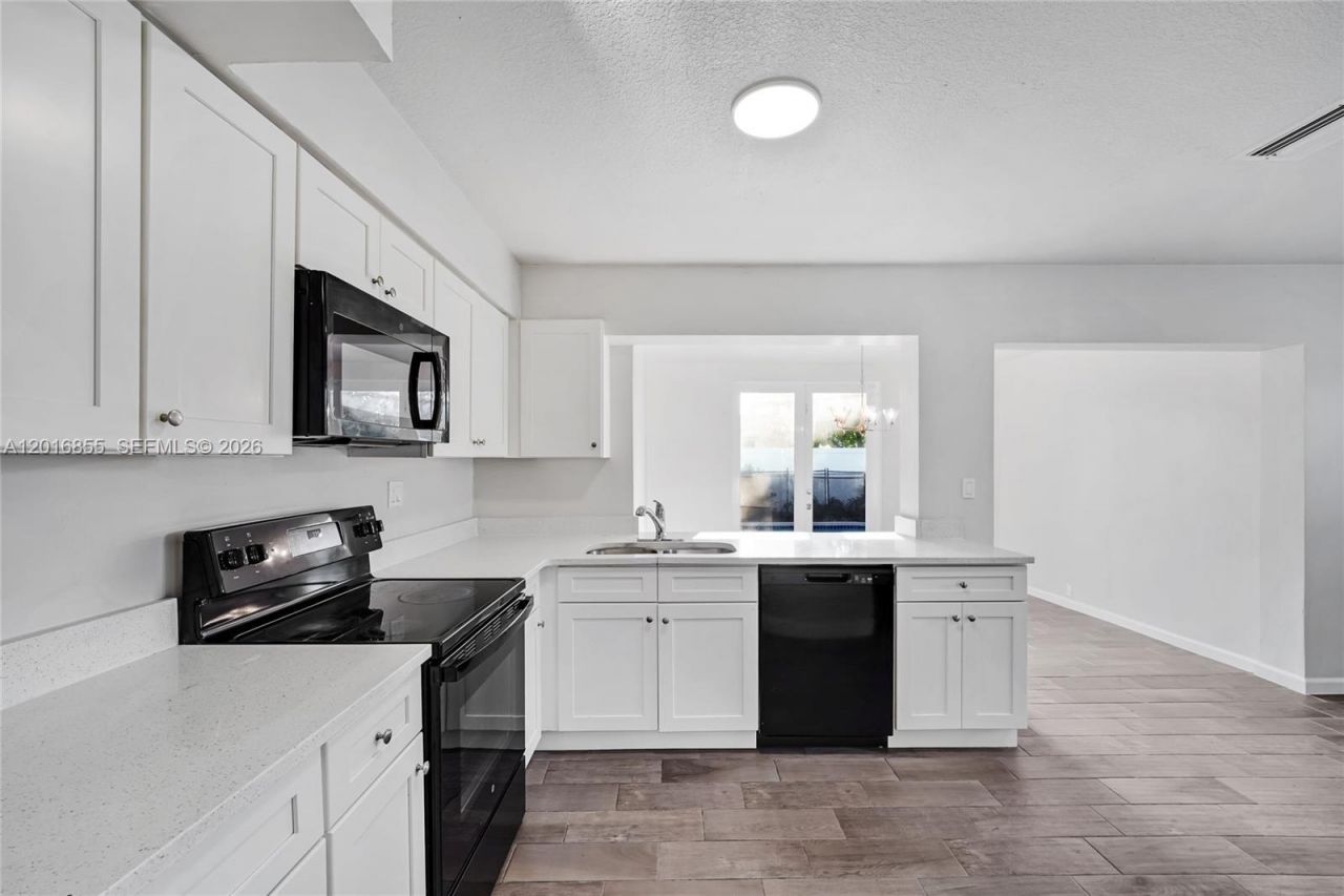 4301 NW 35th Ave , Lauderdale Lakes, FL 33309 Photo