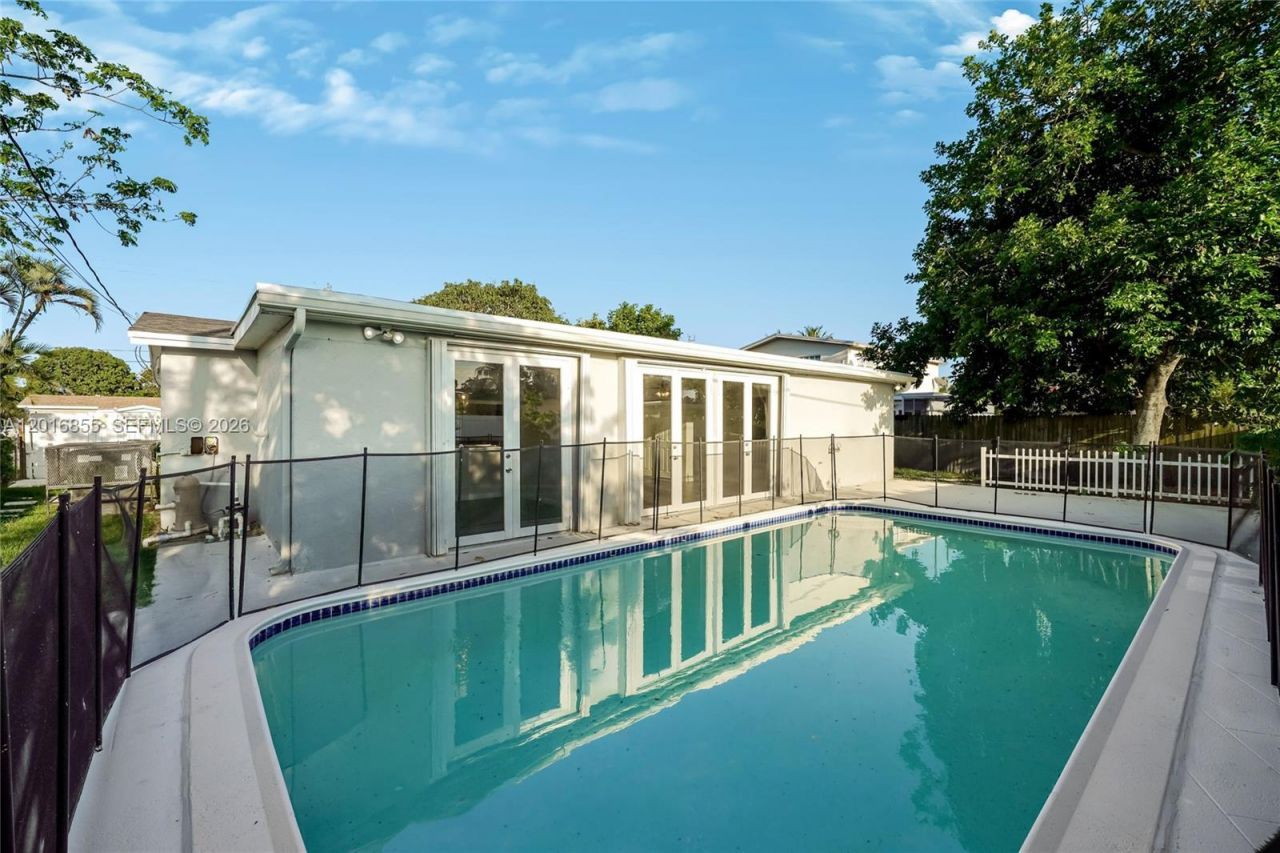 4301 NW 35th Ave , Lauderdale Lakes, FL 33309 Photo