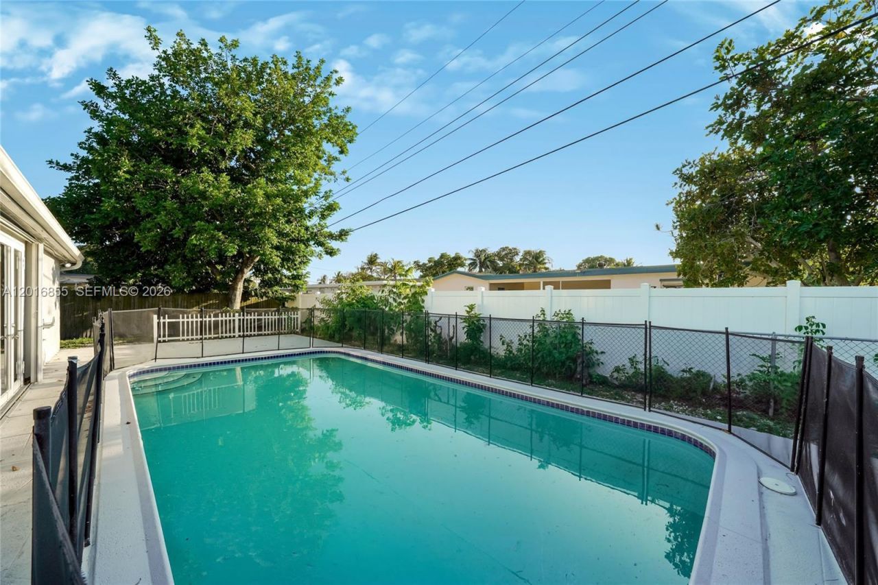 4301 NW 35th Ave , Lauderdale Lakes, FL 33309 Photo