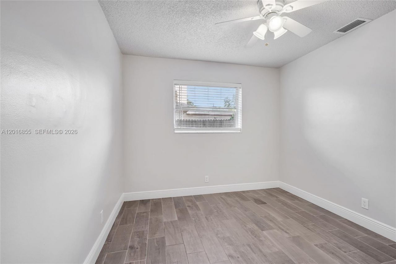 4301 NW 35th Ave , Lauderdale Lakes, FL 33309 Photo