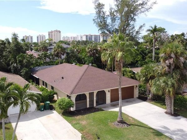 552 97th AVE N, NAPLES, FL 34108