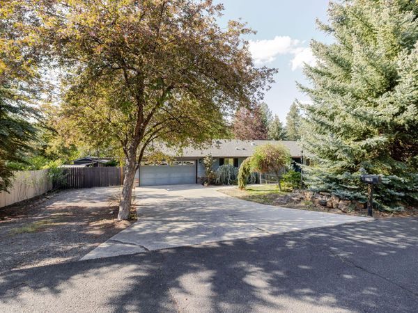 20570 Whitehaven Lane, Bend, OR 97702