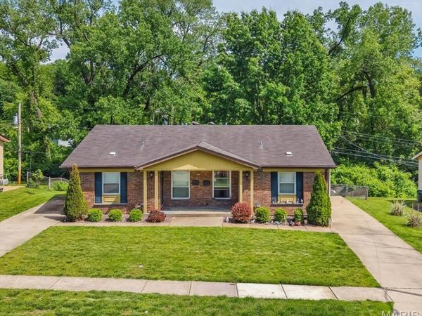 5239 Ville Anita Court , Hazelwood, MO 63042