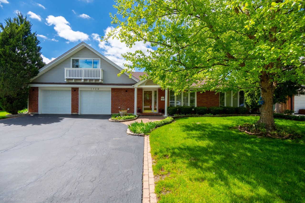 1720 N Chestnut Avenue, Arlington Heights, IL 60004 Main Photo