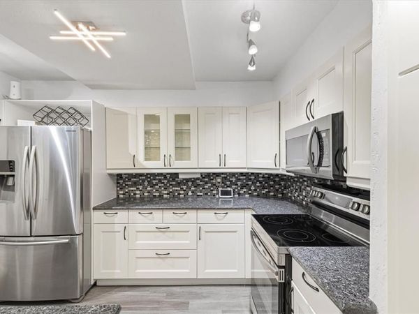 4 Oakbrook Drive, Lewisville, TX 75057