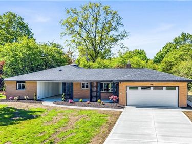 1982 Edenhall Drive, Lyndhurst, OH 44124