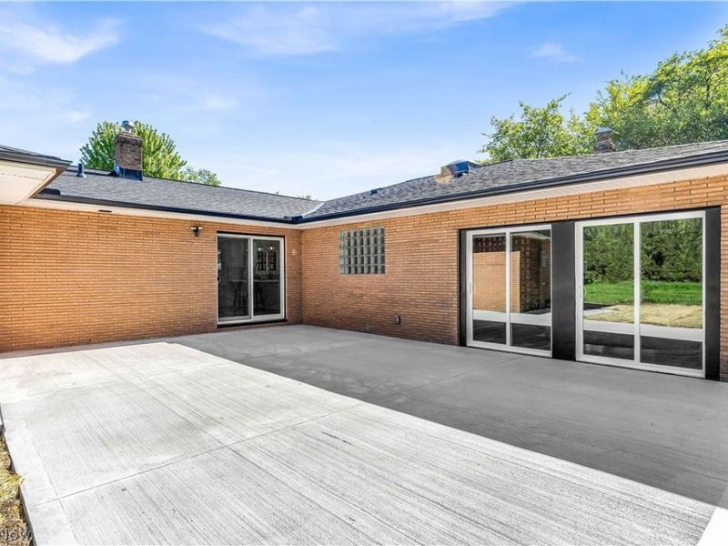 1982 Edenhall Drive, Lyndhurst, OH 44124 Photo 6