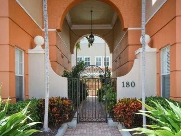 180 NE 6th Avenue, Unit F, Delray Beach, FL 33483