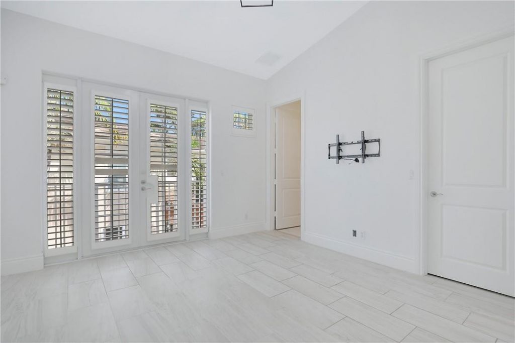 180 NE 6th Avenue, Unit F, Delray Beach, FL 33483 Photo