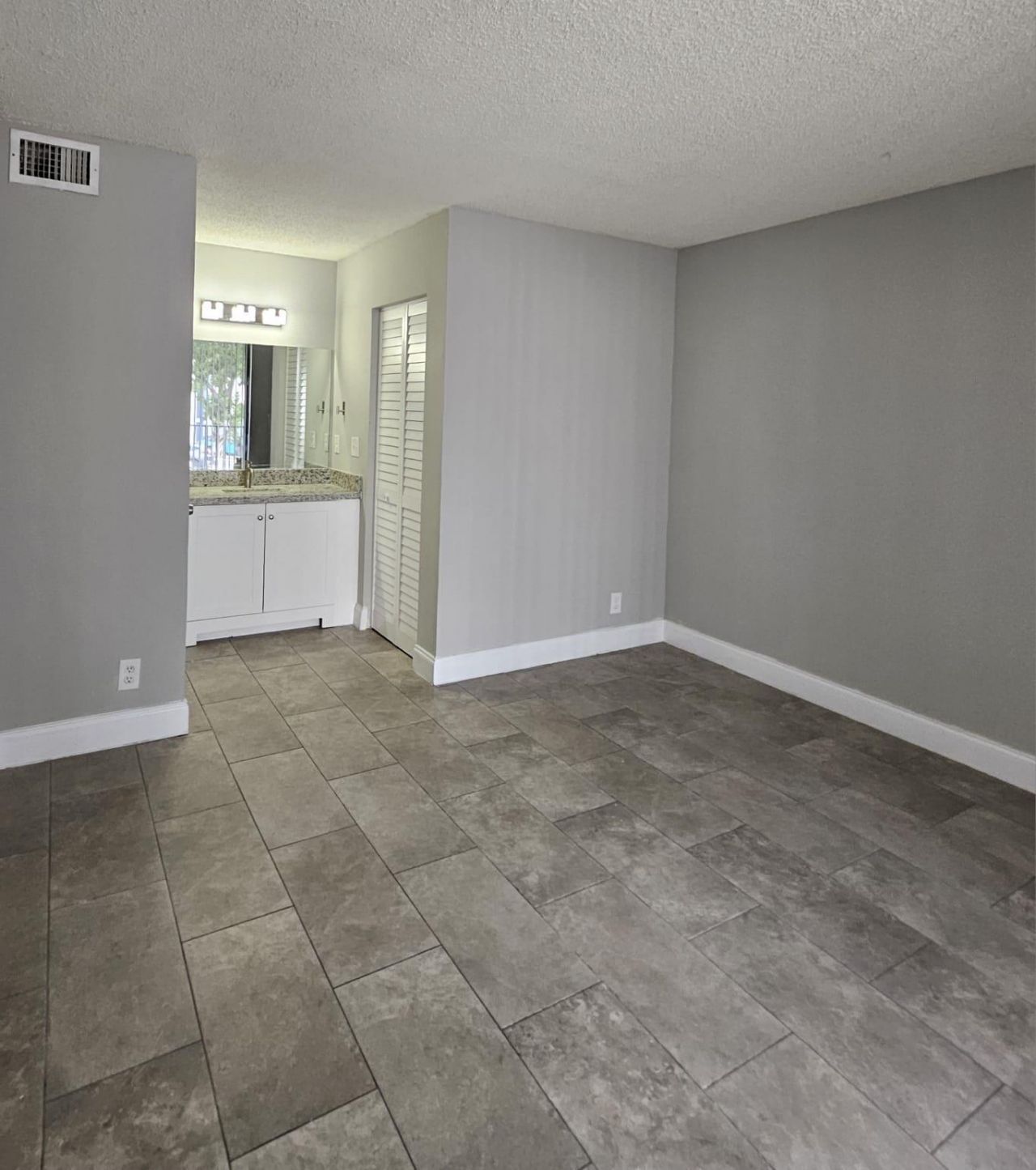 700 Executive Center Drive, Unit 23, West Palm Beach, FL 33401 Photo