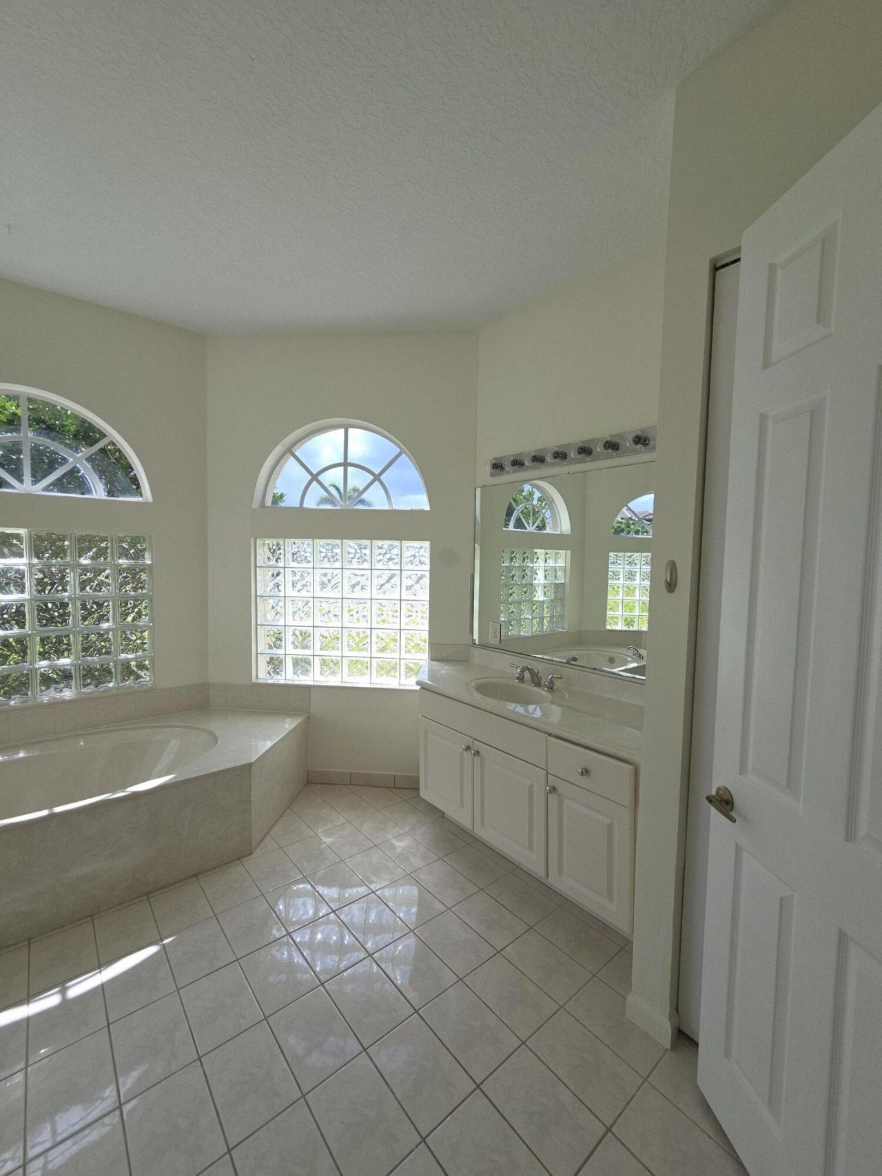 2926 E Fontana Court, Royal Palm Beach, FL 33411 Photo