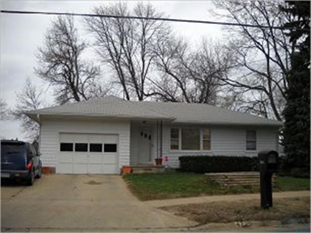 4729 Mayhew Ave, Sioux City, IA 51106 Main Photo