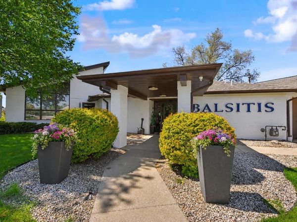 1021 Proctor DRIVE, Elkhorn, WI 53121