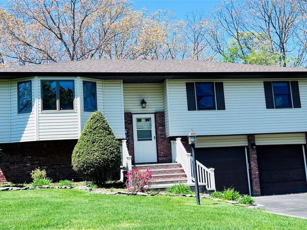 84 Henearly Drive , Miller Place, NY 11764