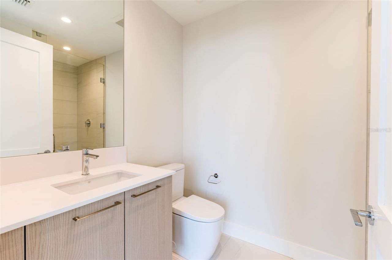 275 1st Avenue South , Unit 2208, Saint Petersburg, FL 33701 Photo