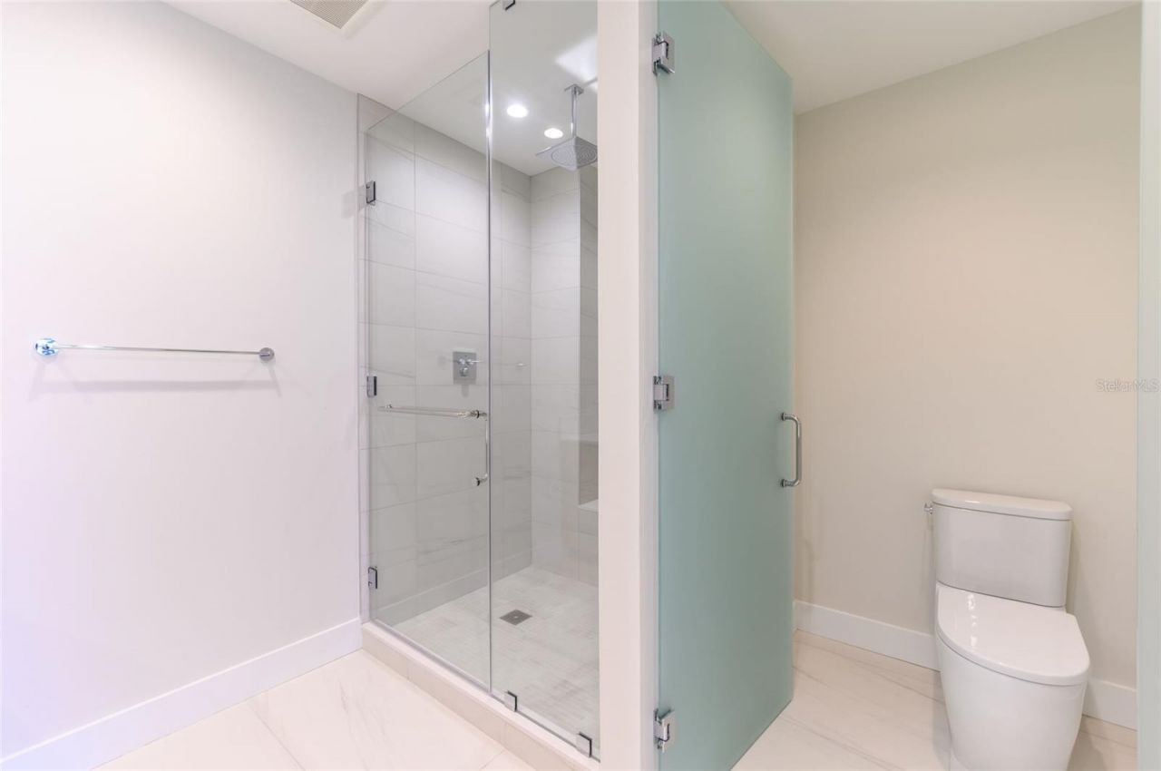 275 1st Avenue South , Unit 2208, Saint Petersburg, FL 33701 Photo