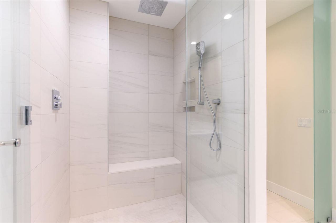 275 1st Avenue South , Unit 2208, Saint Petersburg, FL 33701 Photo