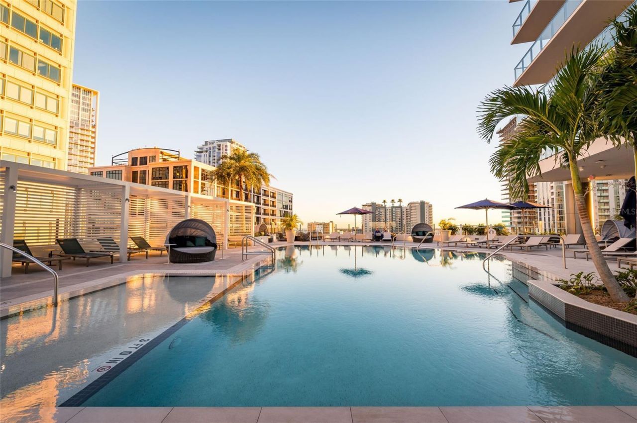 275 1st Avenue South , Unit 2208, Saint Petersburg, FL 33701 Photo