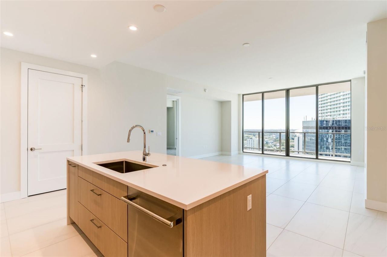 275 1st Avenue South , Unit 2208, Saint Petersburg, FL 33701 Photo