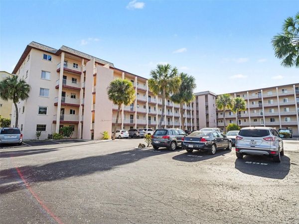 3915 LAKE BAYSHORE DRIVE , Unit 306, BRADENTON, FL 34205