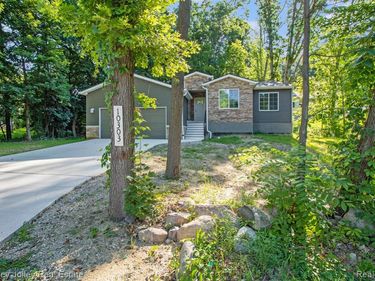 10303 Nine Mile Road , Green Oak Twp, MI 48189