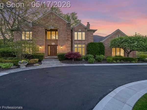 3653 Cedar Brook Drive, Rochester Hills, MI 48309