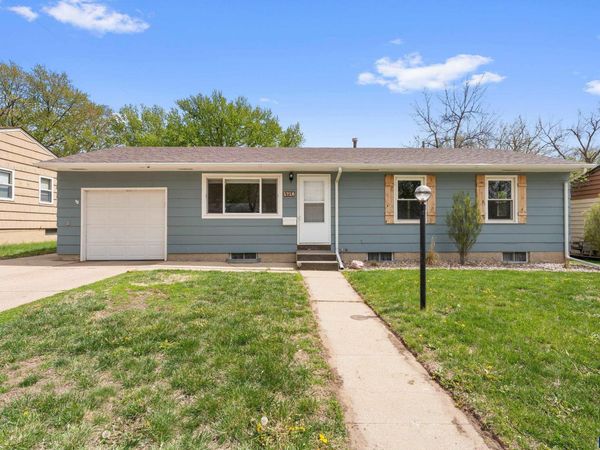 1716 S Olive Dr Dr, Sioux Falls, SD 57103