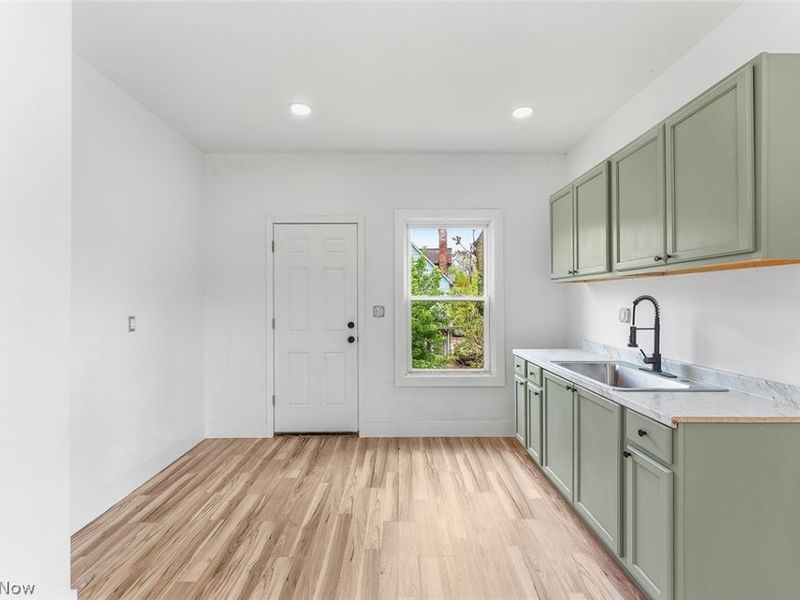 7609 Superior Avenue, Cleveland, OH 44103 Photo 34
