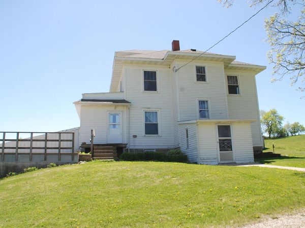 13915 I Avenue, Fayette, IA 52142