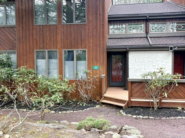 52 Doe Run Run, Unit 52, Lake Harmony, PA 18624