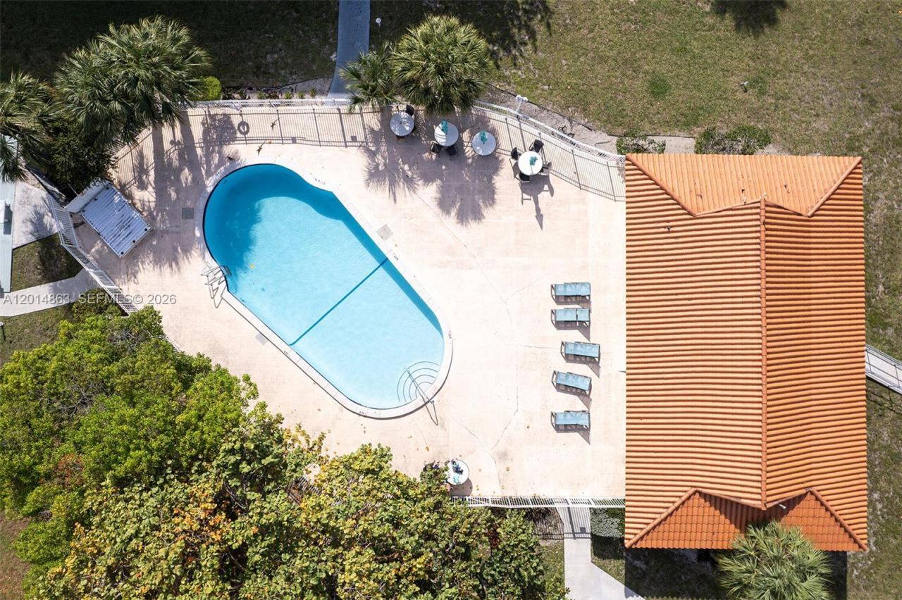 250 Layne Blvd , Unit 205, Hallandale Beach, FL 33009 Photo