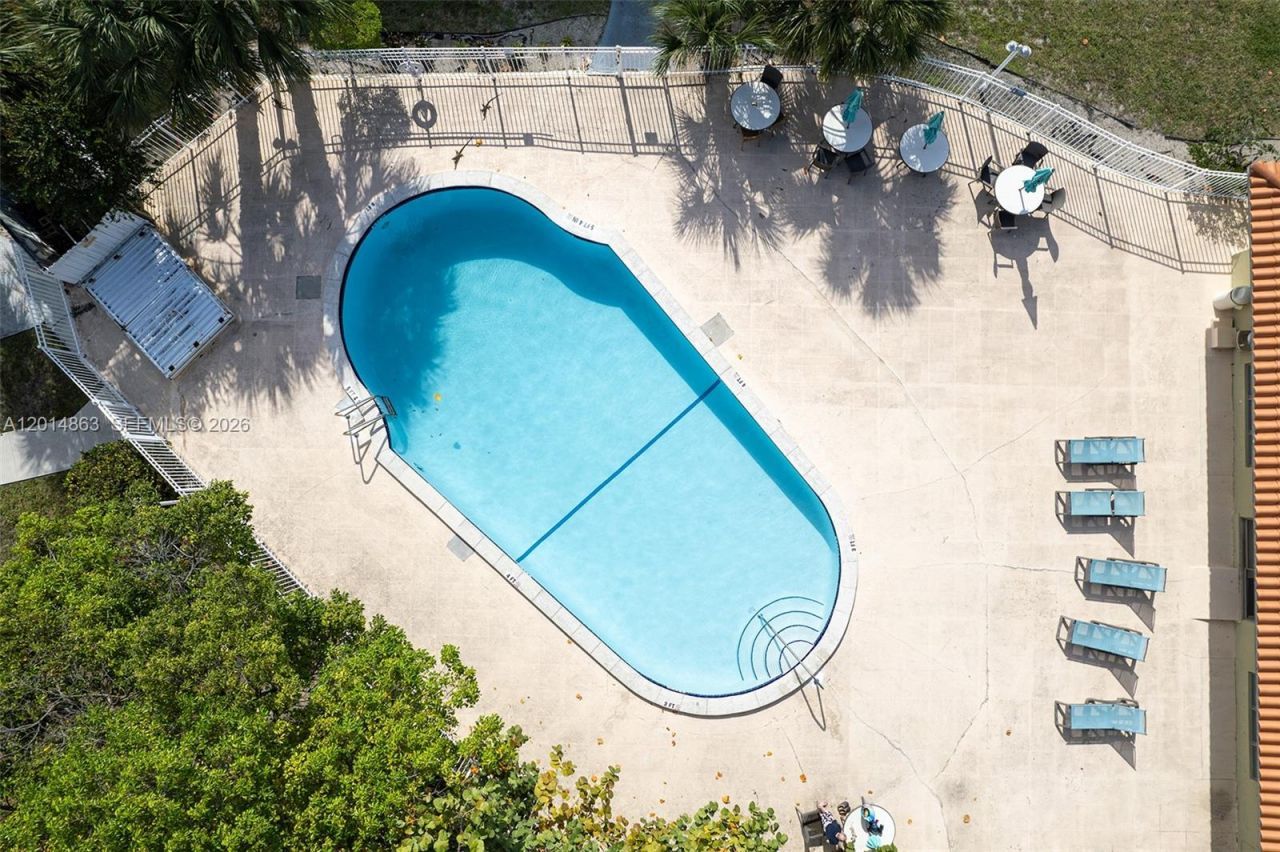 250 Layne Blvd , Unit 205, Hallandale Beach, FL 33009 Photo