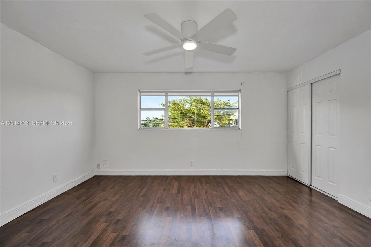 250 Layne Blvd , Unit 205, Hallandale Beach, FL 33009 Photo