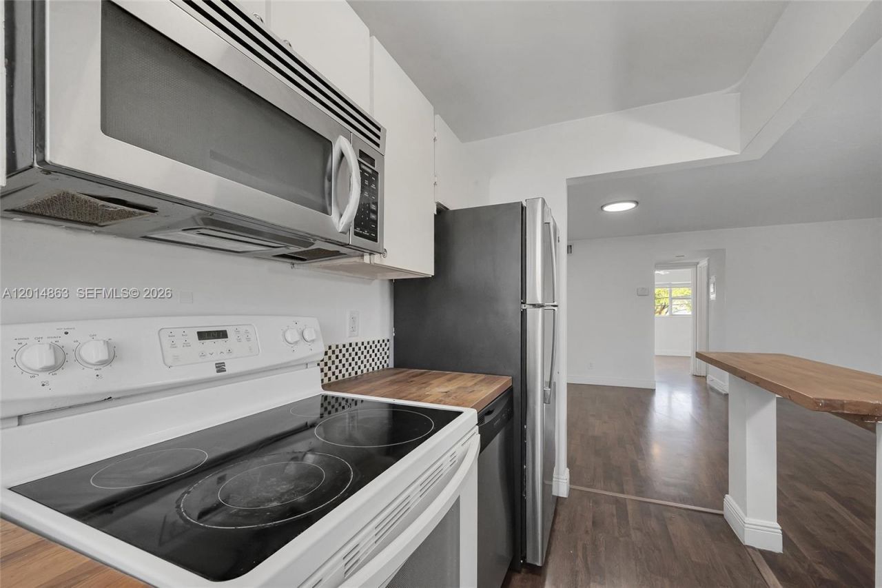 250 Layne Blvd , Unit 205, Hallandale Beach, FL 33009 Photo