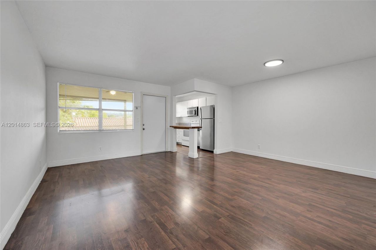 250 Layne Blvd , Unit 205, Hallandale Beach, FL 33009 Photo
