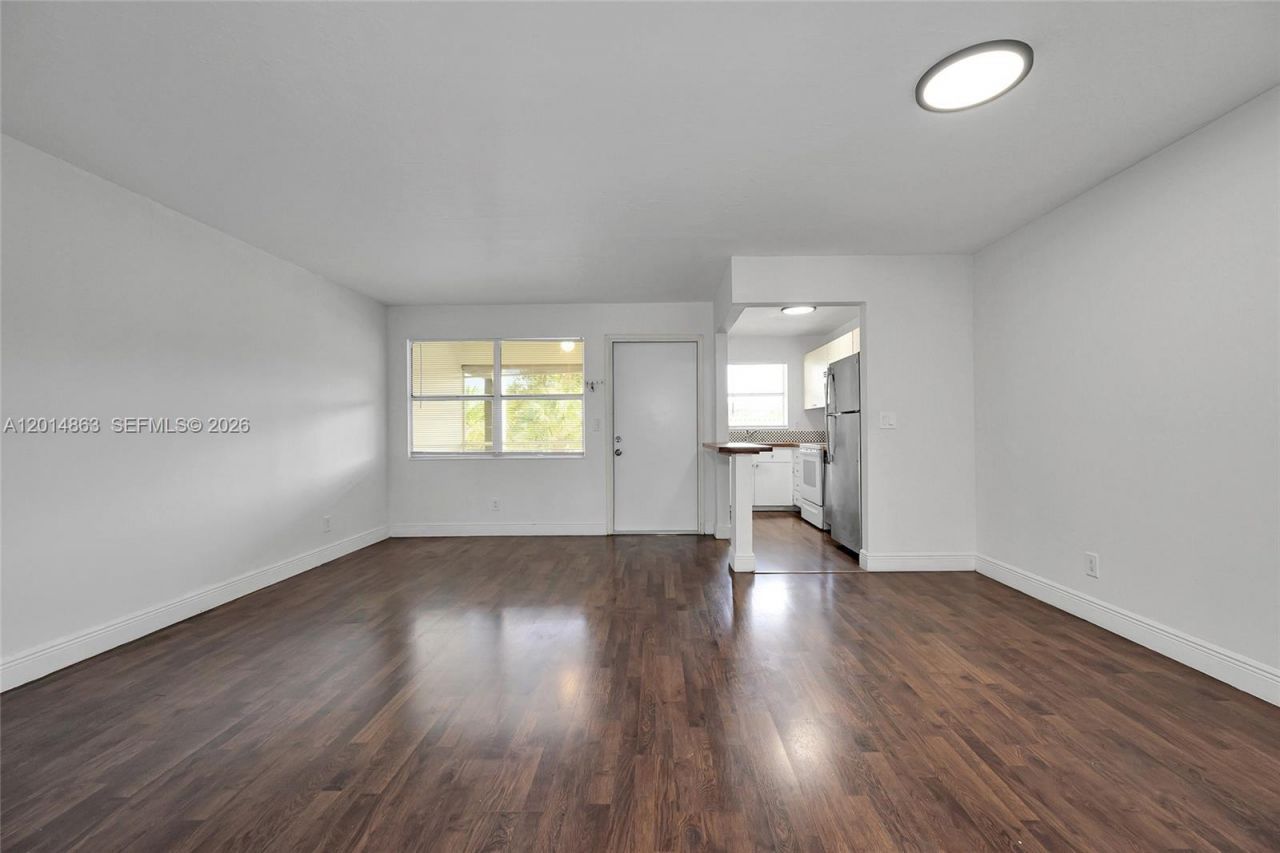 250 Layne Blvd , Unit 205, Hallandale Beach, FL 33009 Photo