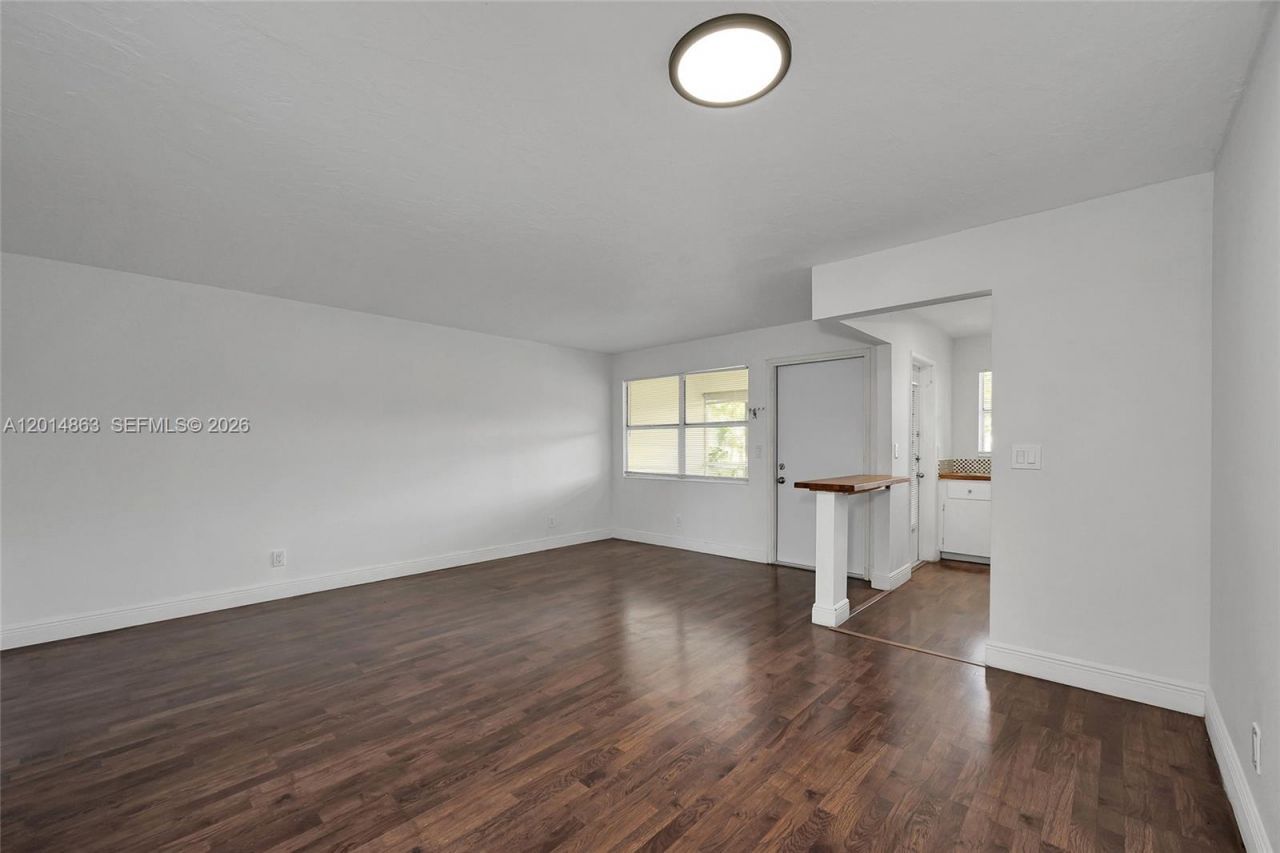 250 Layne Blvd , Unit 205, Hallandale Beach, FL 33009 Photo