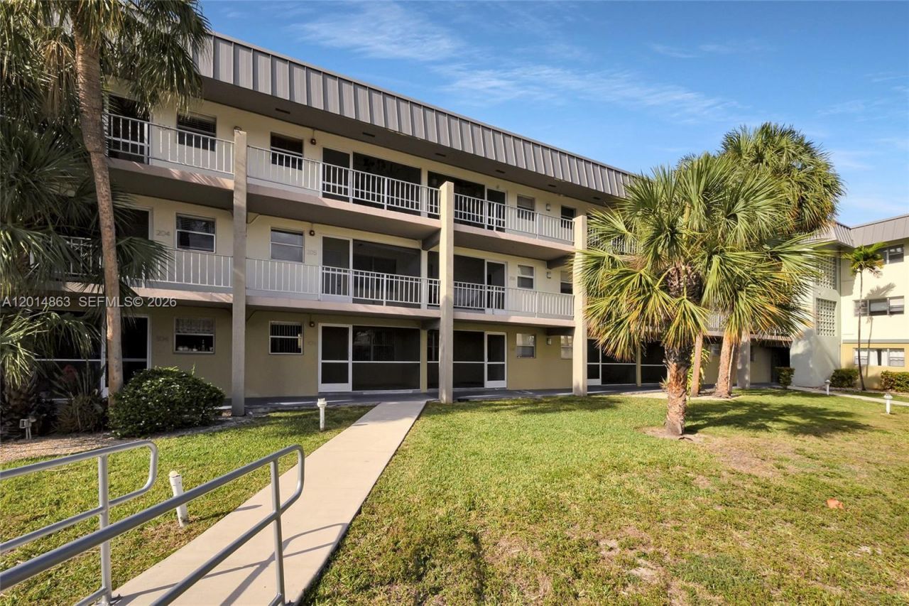 250 Layne Blvd , Unit 205, Hallandale Beach, FL 33009 Photo