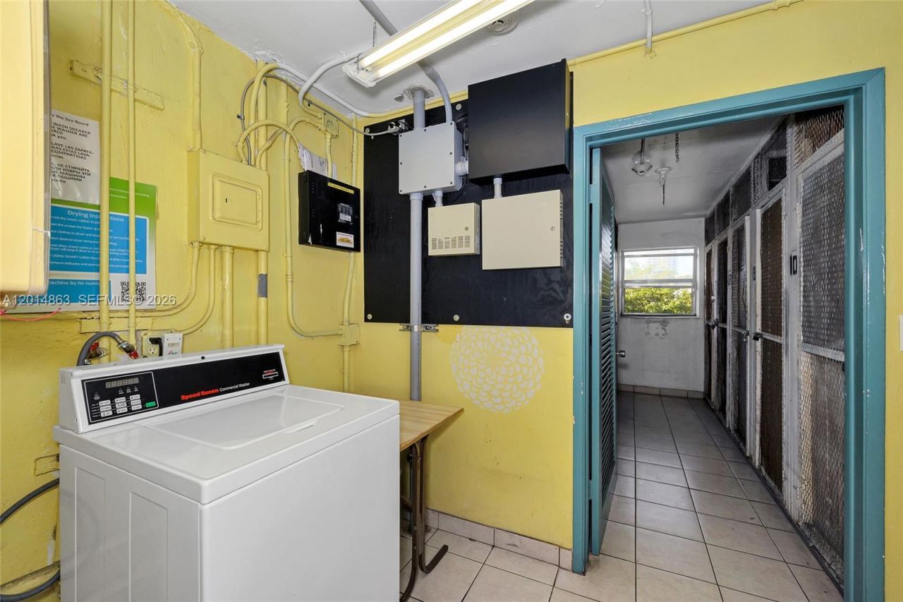 250 Layne Blvd , Unit 205, Hallandale Beach, FL 33009 Photo