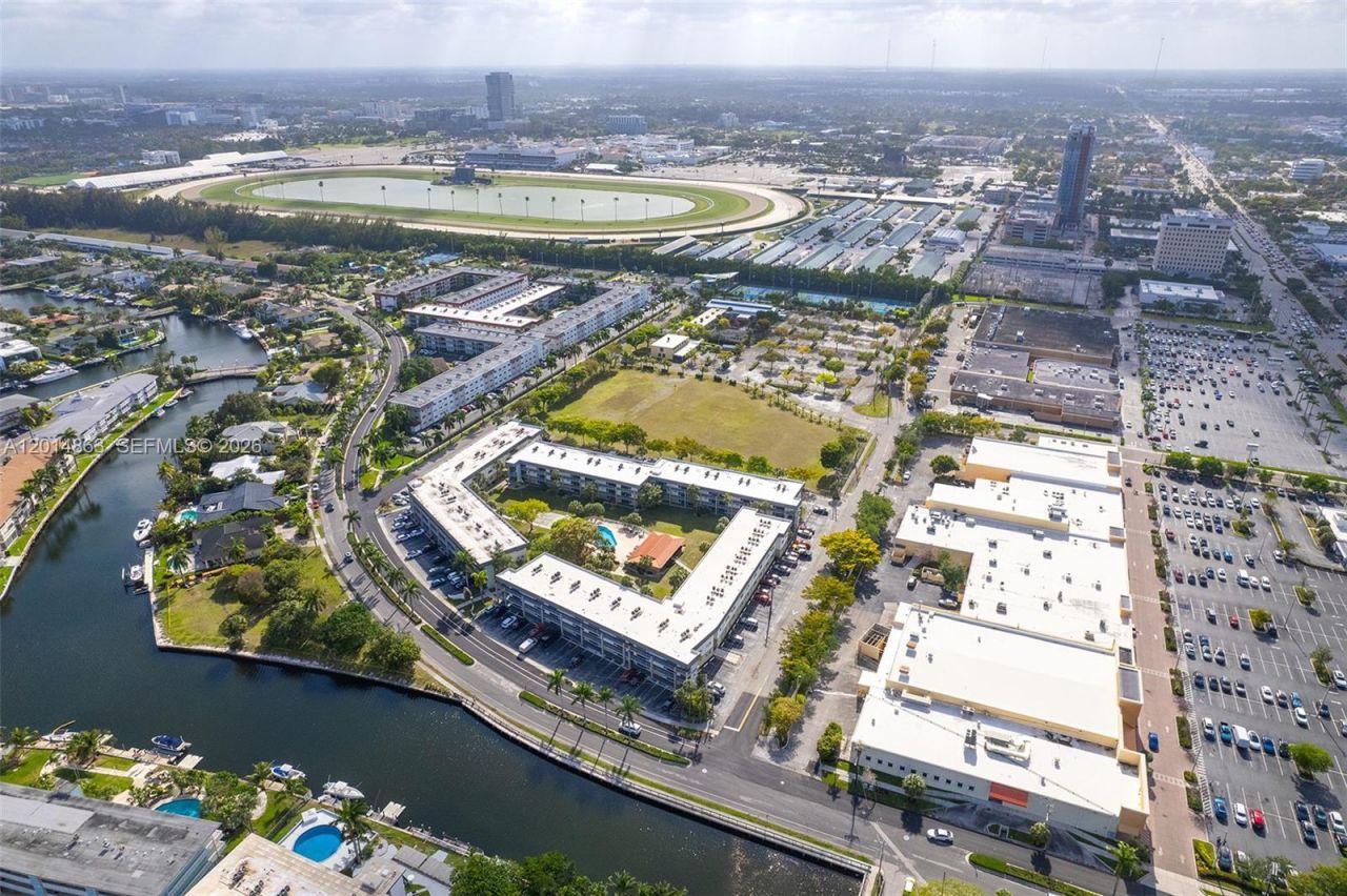 250 Layne Blvd , Unit 205, Hallandale Beach, FL 33009 Photo