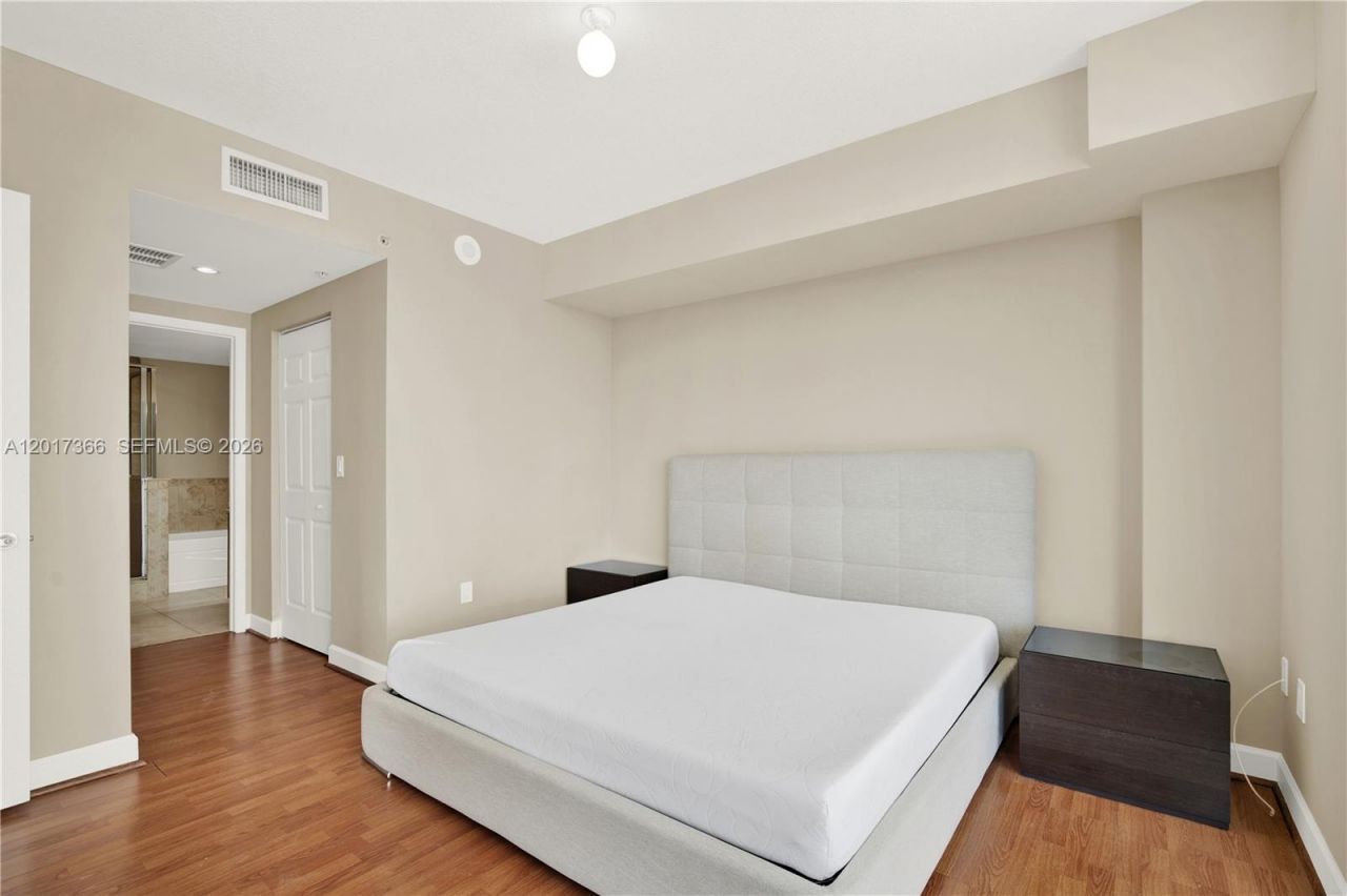 1300 Ponce De Leon Blvd , Unit 703, Coral Gables, FL 33134 Photo