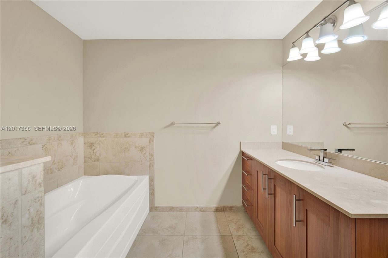 1300 Ponce De Leon Blvd , Unit 703, Coral Gables, FL 33134 Photo